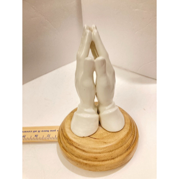 Porcelain Praying Hands Figurine Statue No Damage - Picture 8 of 8